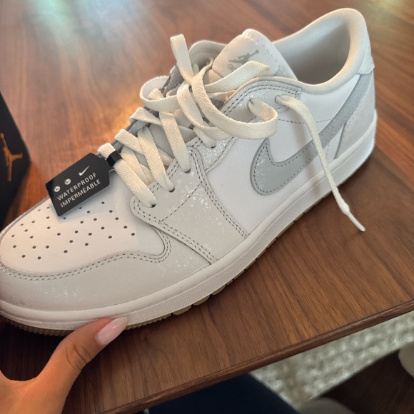 BRAND NEW NIKE GOLF SHOES - Picture 5 of 6